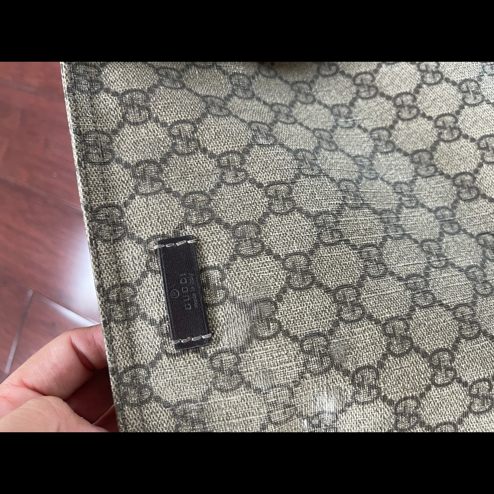 Gucci Cross Body - Picture 7 of 10